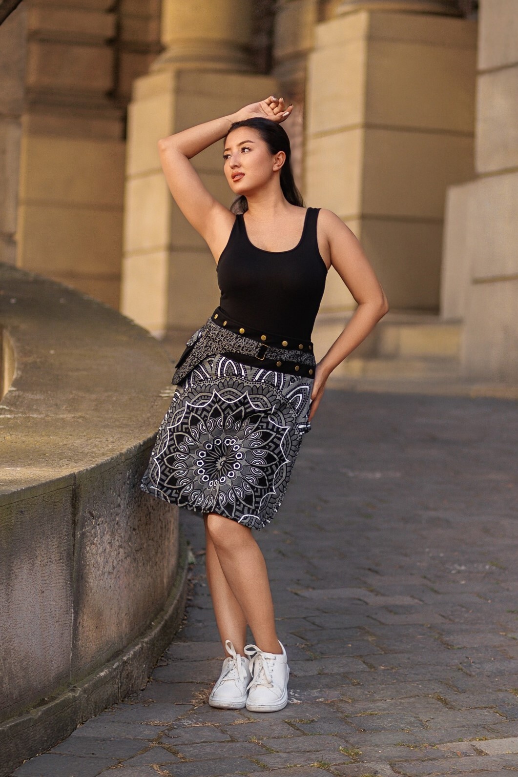 Himalife Zavinovací sukně s kapsičkou Gauri - černá s bílou Velikost: UNI