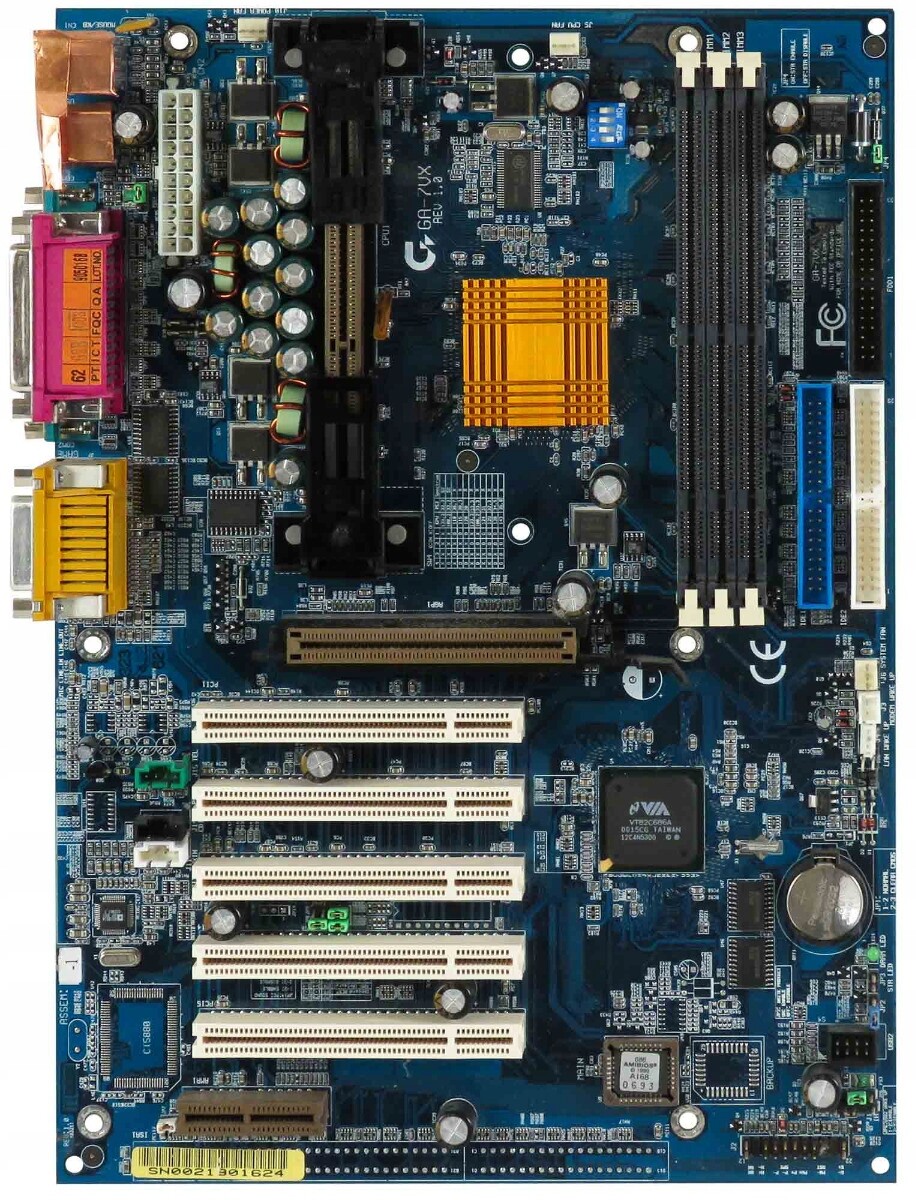 Gigabyte GA-7VX Slot Sdram Agp Pci Isa Amr Via KX133 Amd K7