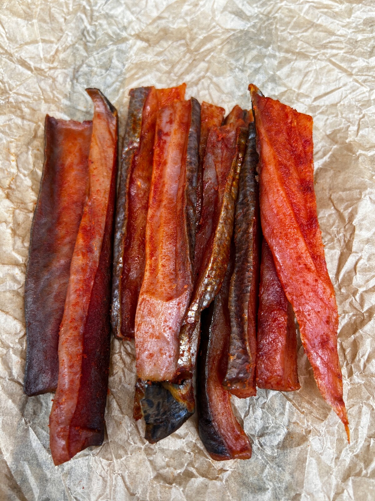 Sušené proužky z Fileta Losos Keta se sladkou paprikou 1 kg svačinka k pivu