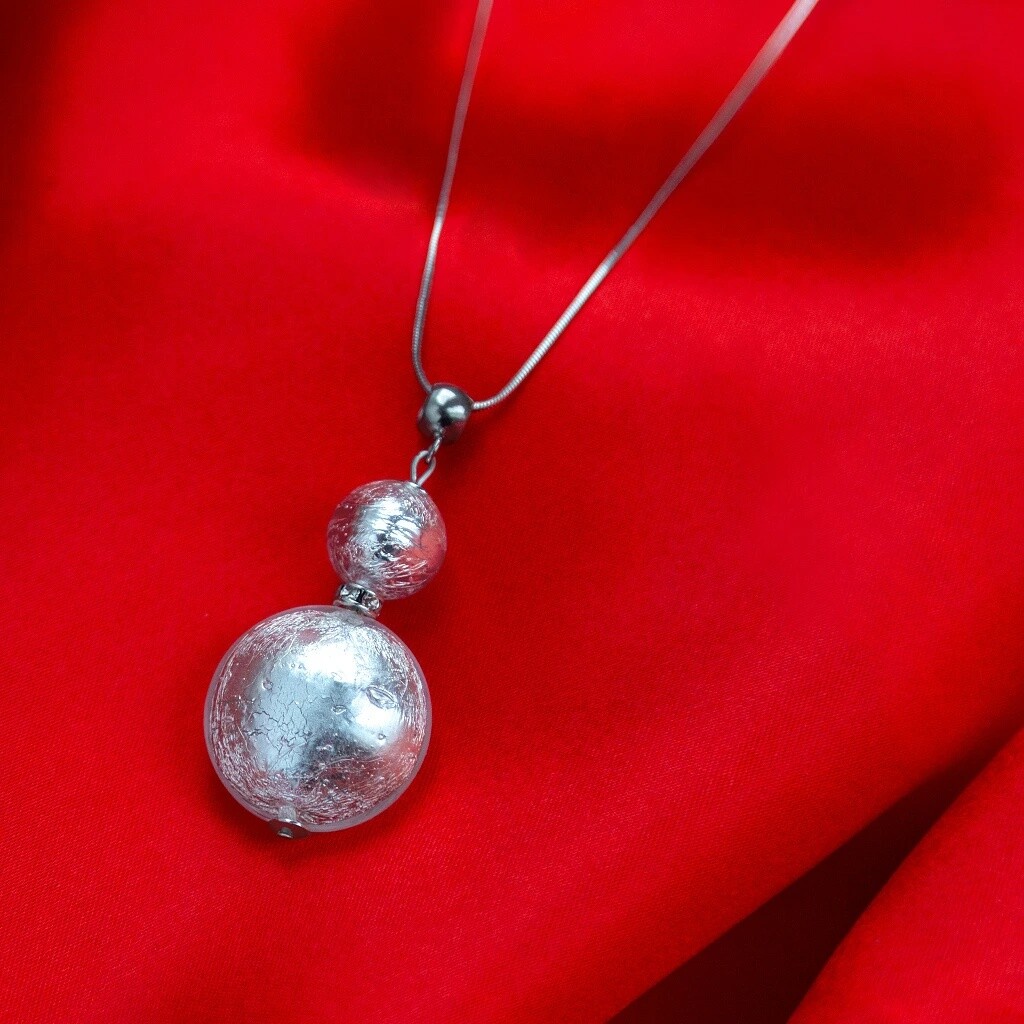 Lampglas Náhrdelník Silver Mother of Pearl s ryzím stříbrem v perlách Lampglas NBO5/CHI