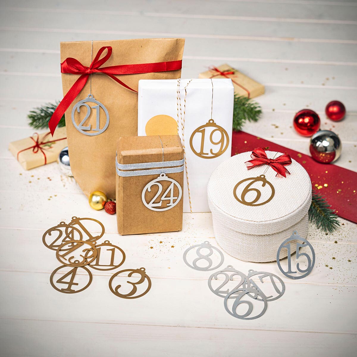 Weltbild Přívěsky s čísly na adventní kalendář 1-24, zlatá barva