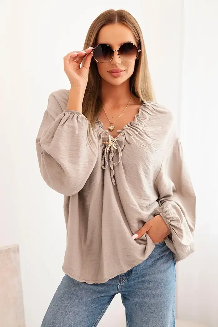 Kesi Włoski Dámská blůza s viskózou s nařaseným výstřihem a ozdobou fango