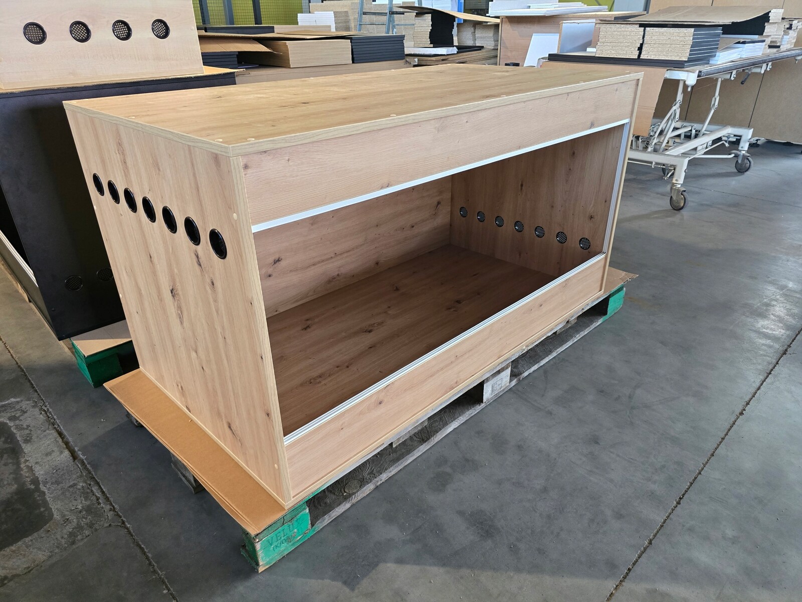 Terárium z nábytkové desky 120x60x60 cm