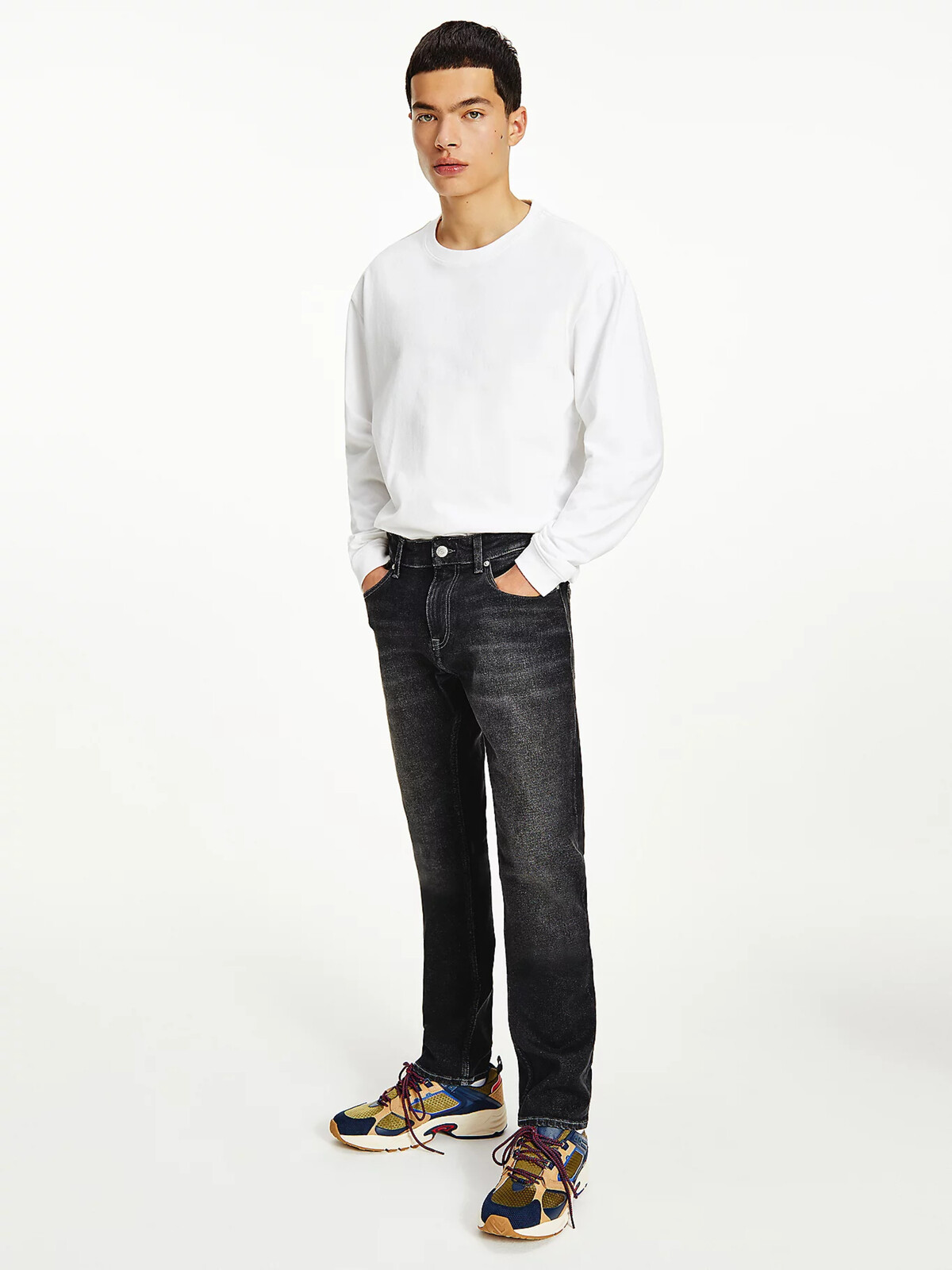 Tommy Jeans pánské černé džíny DM0DM11473 33/34
