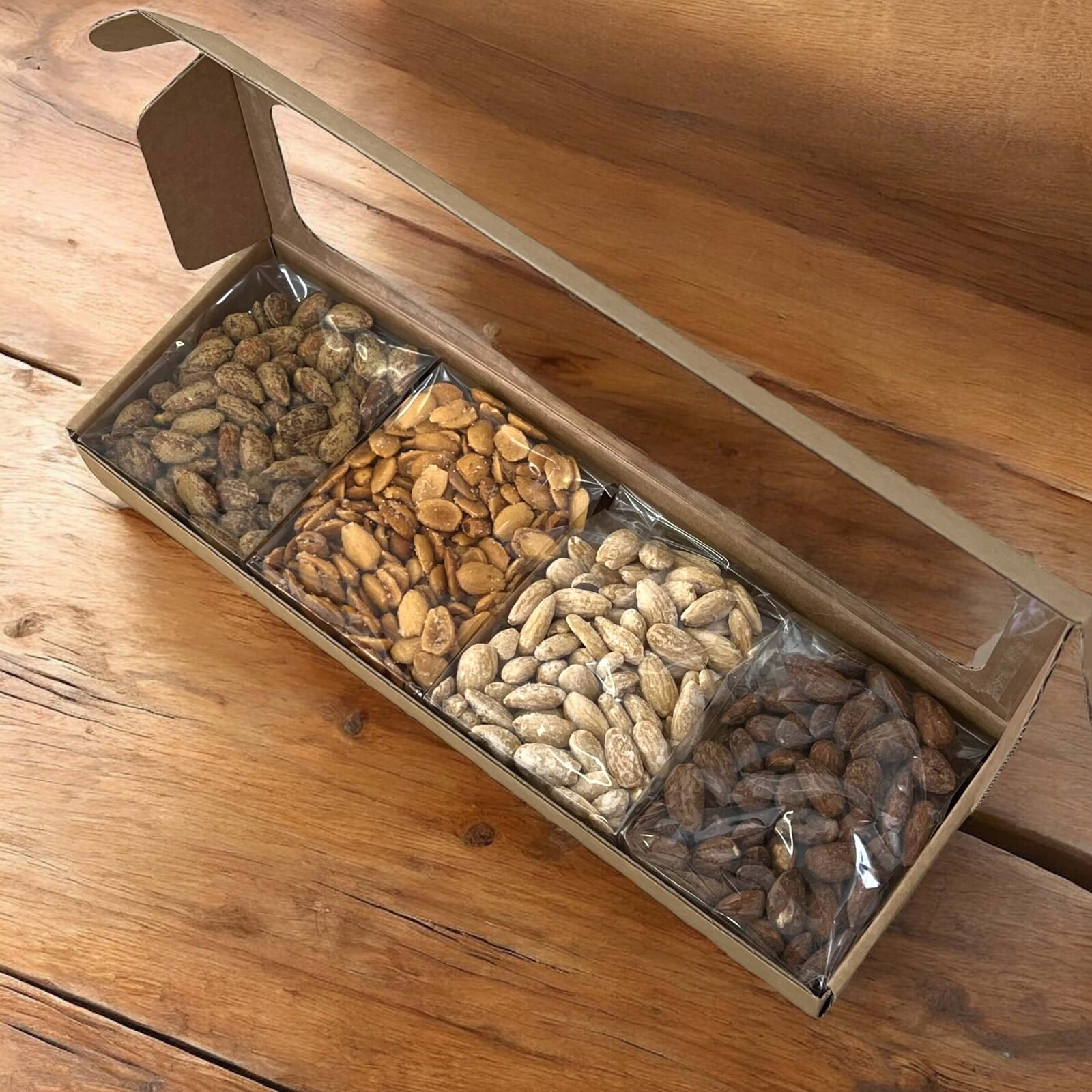 Nutworld.cz Dárková ořechová krabička 4x150g SLANÁ