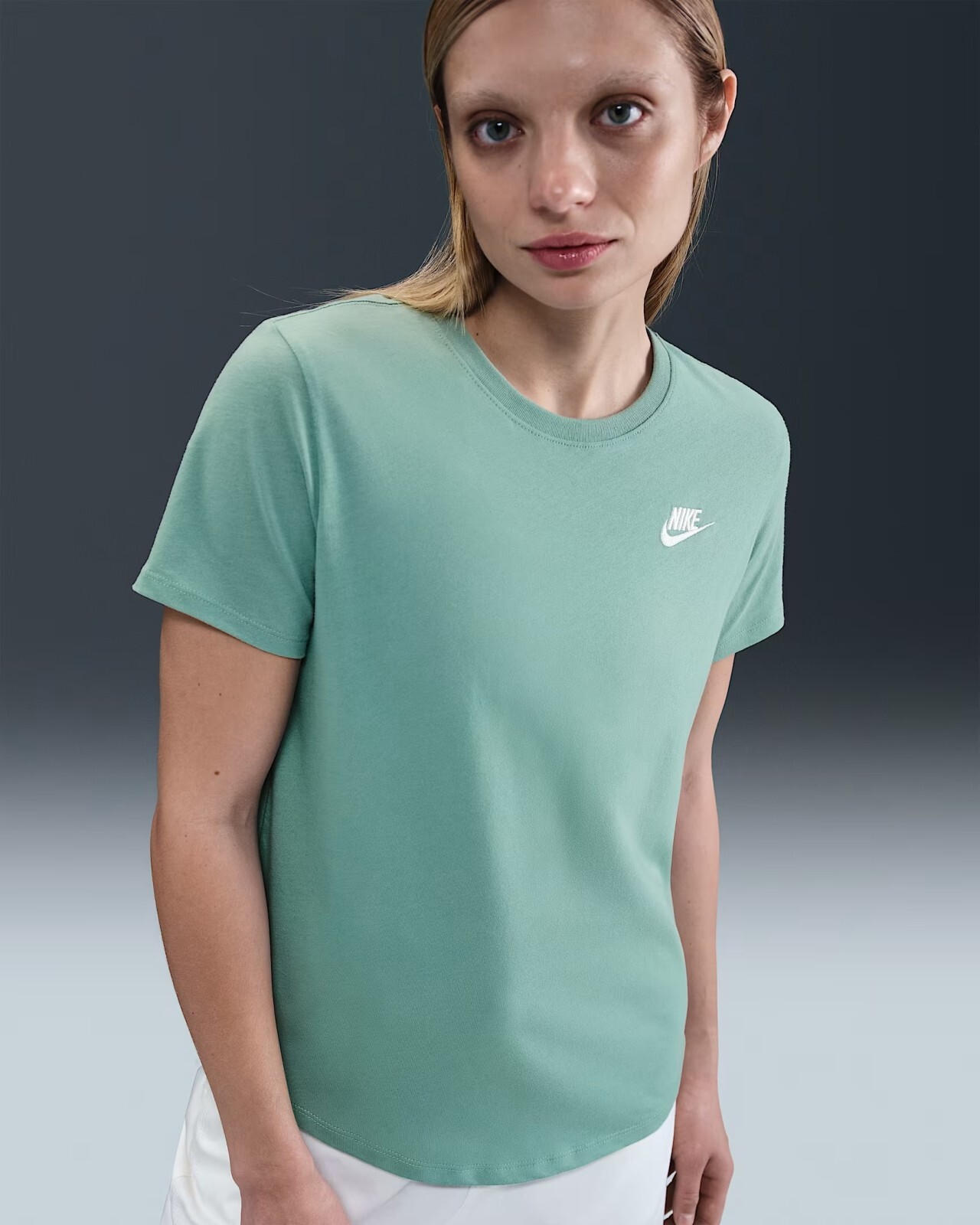Nike Sportswear Women Club Short Sleeve T-Shirt M