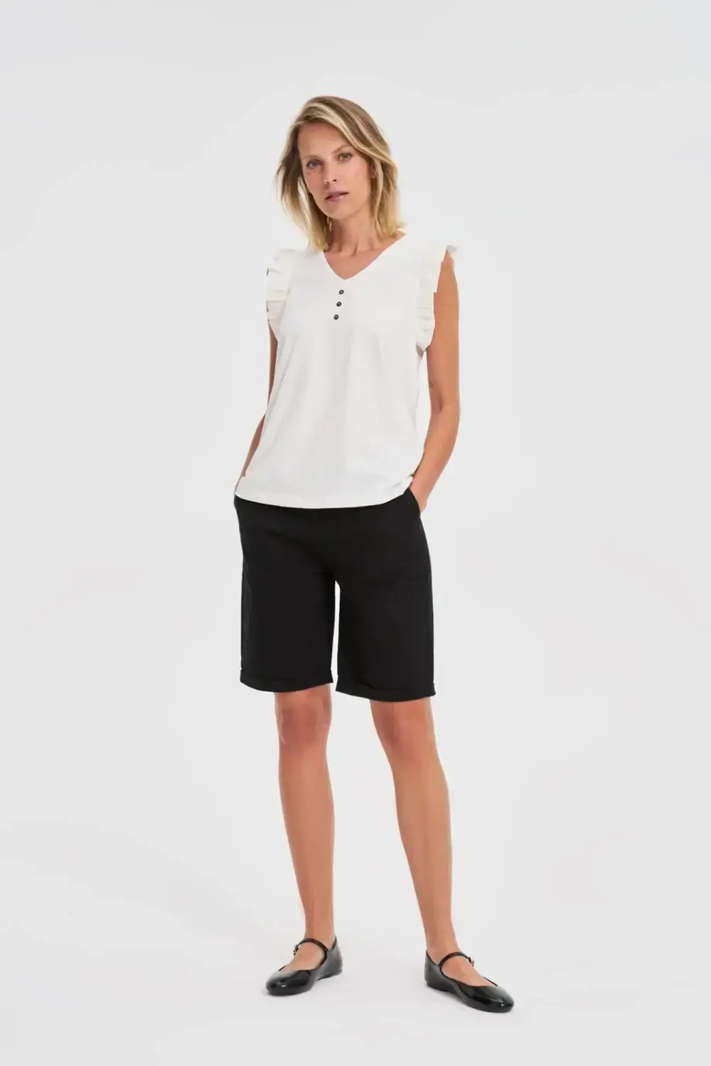 Marisse Cotton Shorts With A Belt, Black