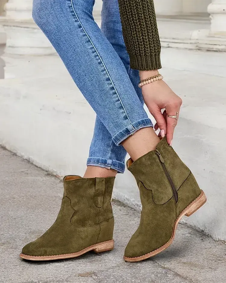Resti Boots in cowboy style on a covered wedge heel Patorias