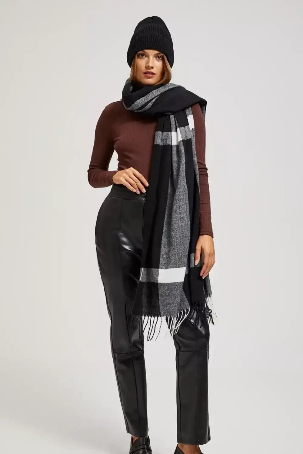 Marisse Black Ribbed Hat