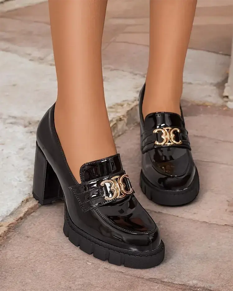 Resti Elegant women's moccasins on a post Jozii