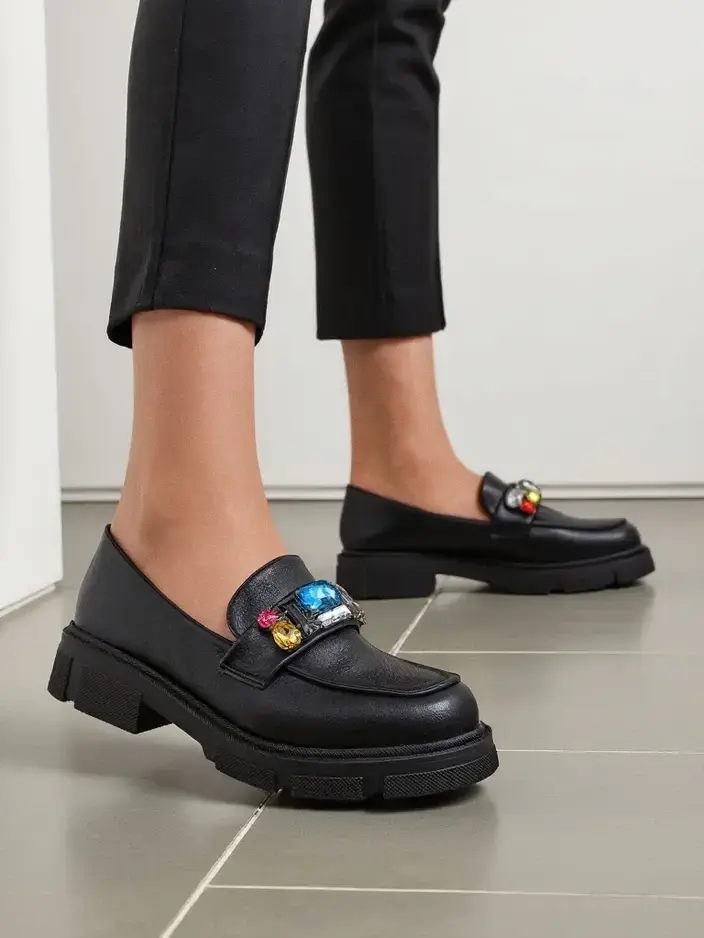 Resti Women's moccasins with beads Narisco