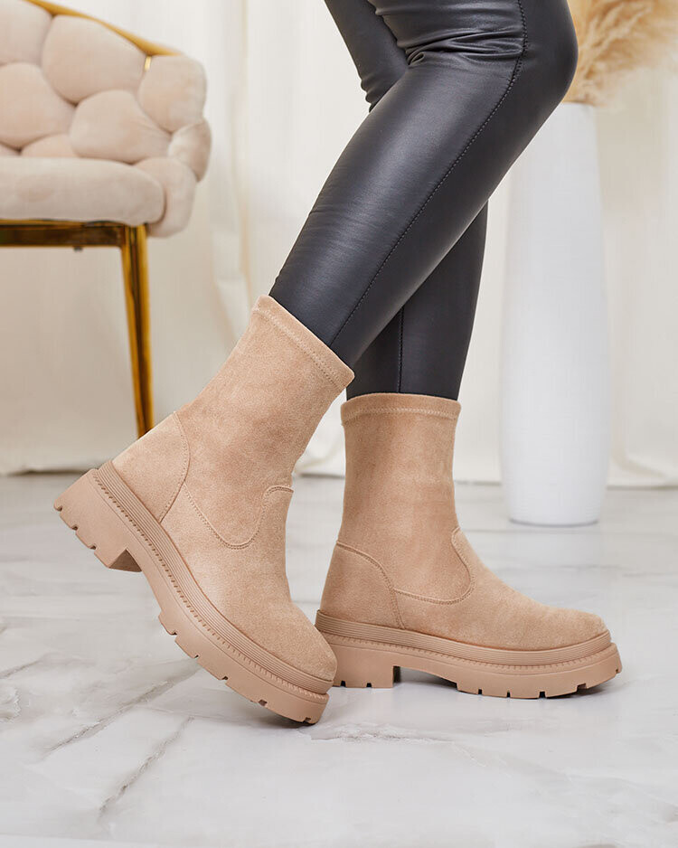 Resti Women's eco-suede boots in beige Classy Girl