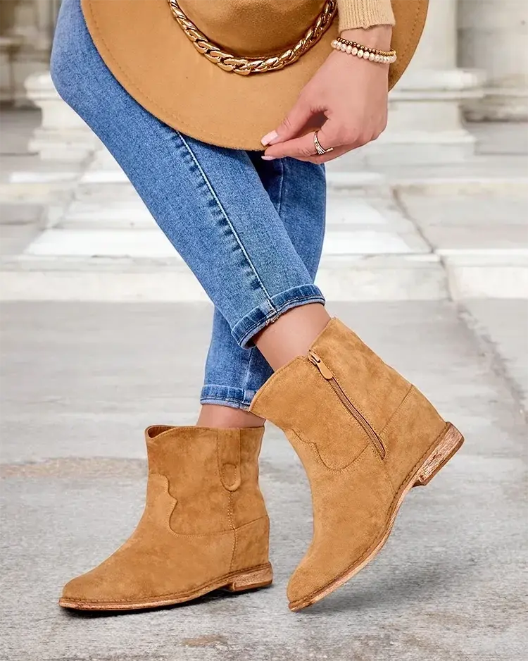 Resti Brown ankle boots with cowboy style on covered wedge Patorias