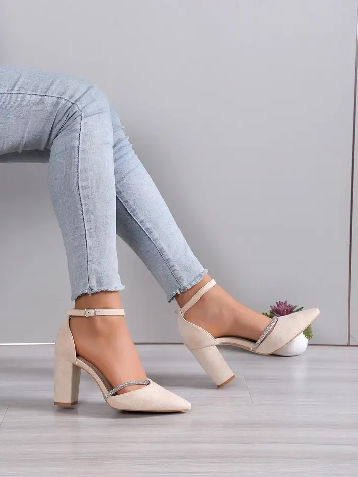 Resti Women's eco-suede pumps Caldeno