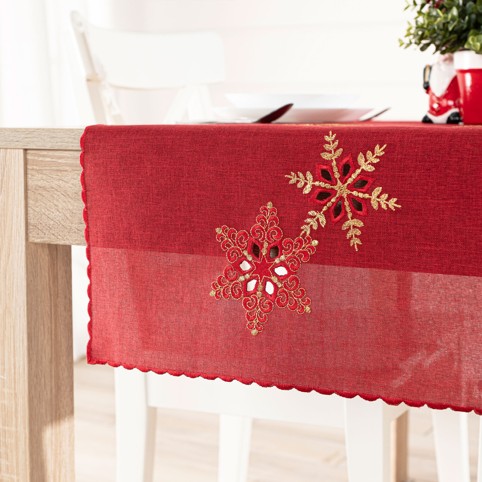 Vánoční ubrus - běhoun na stůl SNOWFLAKES červená 40x140 cm Mybesthome