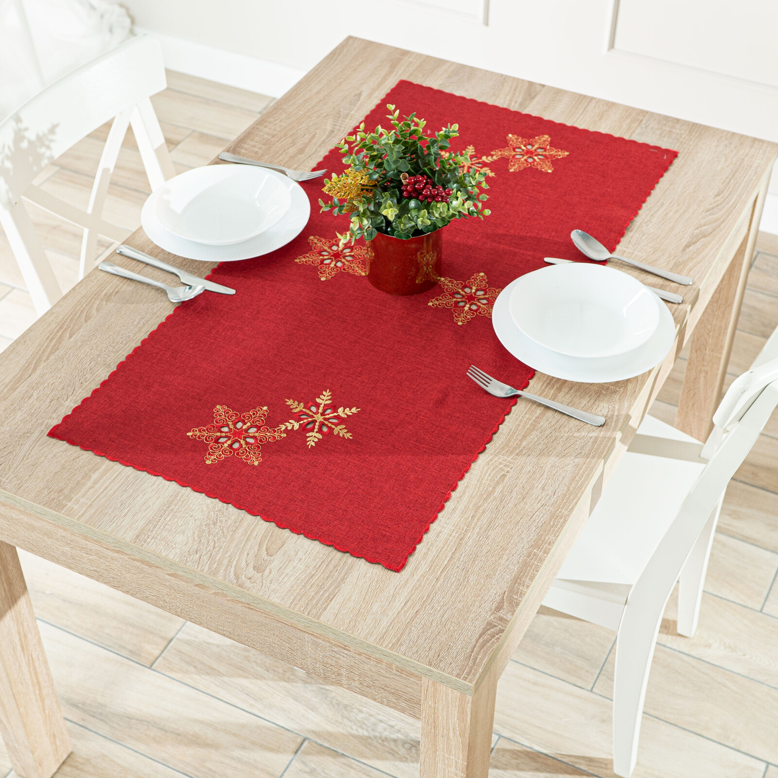 Vánoční ubrus - běhoun na stůl SNOWFLAKES červená 50x100 cm Mybesthome