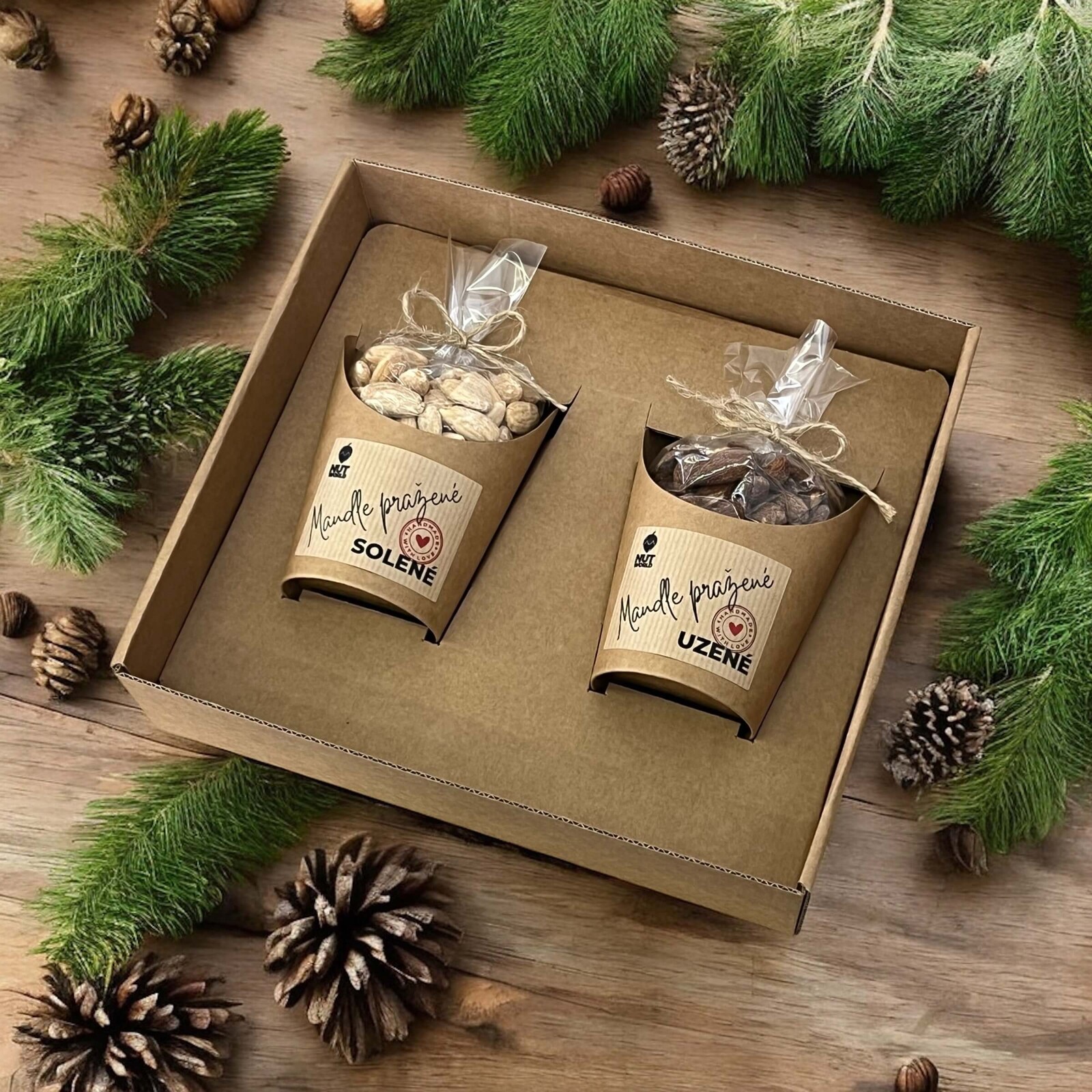 Nutworld.cz Dárková krabice s kelímky 2x180g – Slaná