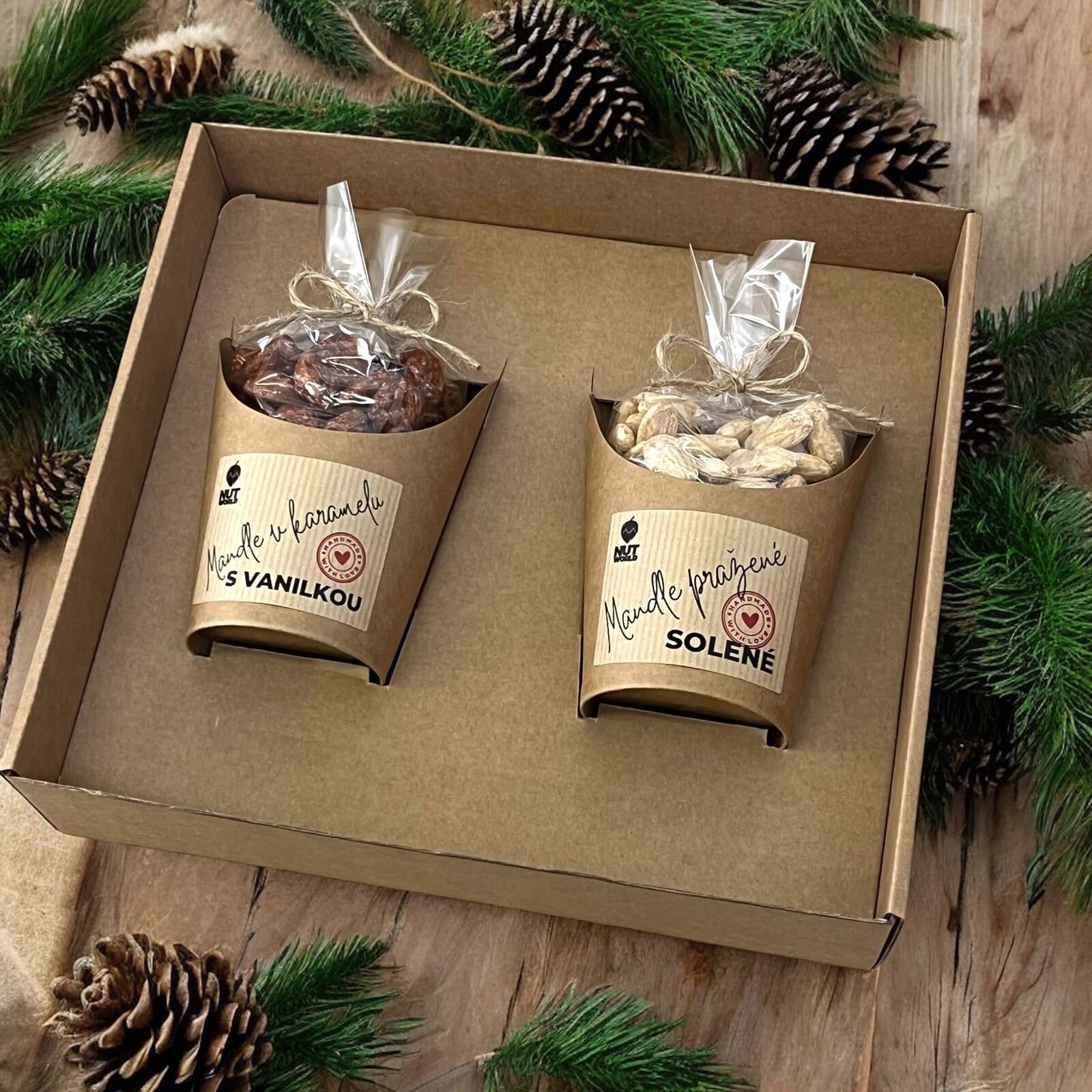 Nutworld.cz Dárková krabice s kelímky 2x180g – MIX