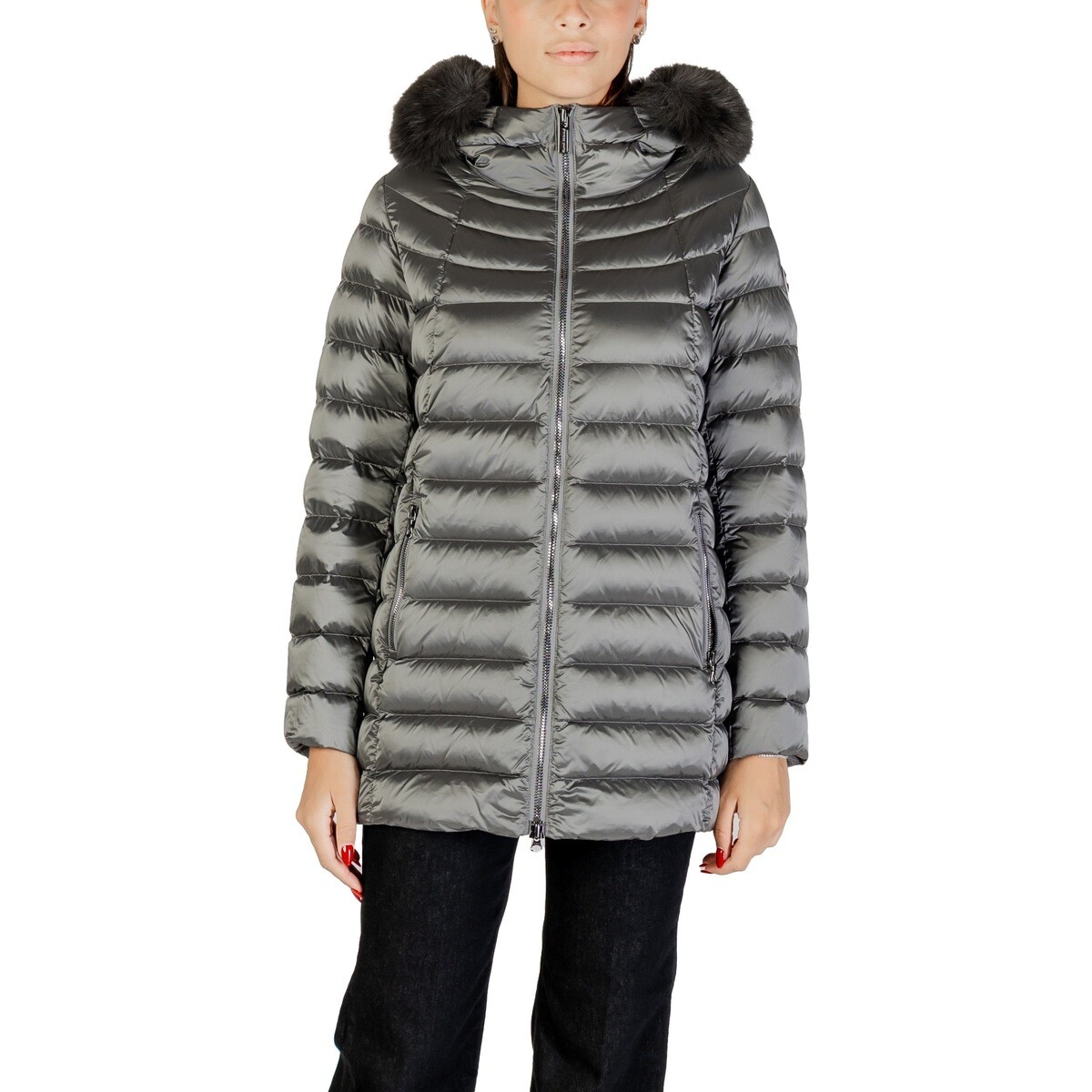 Colmar  2233E 2YO  Šedá