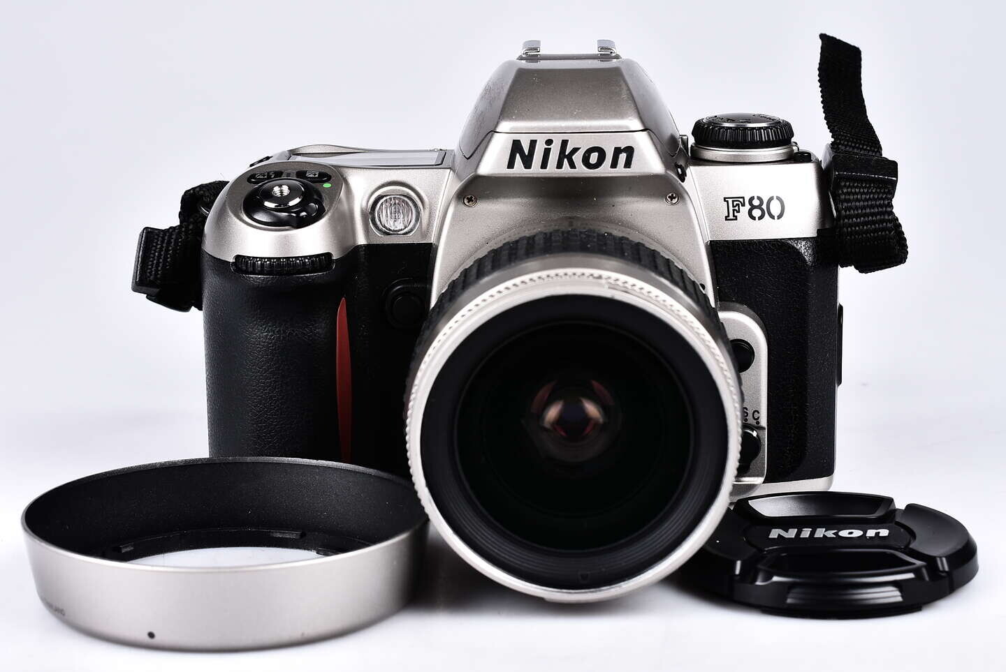 Nikon F80 + 28-80 bazar