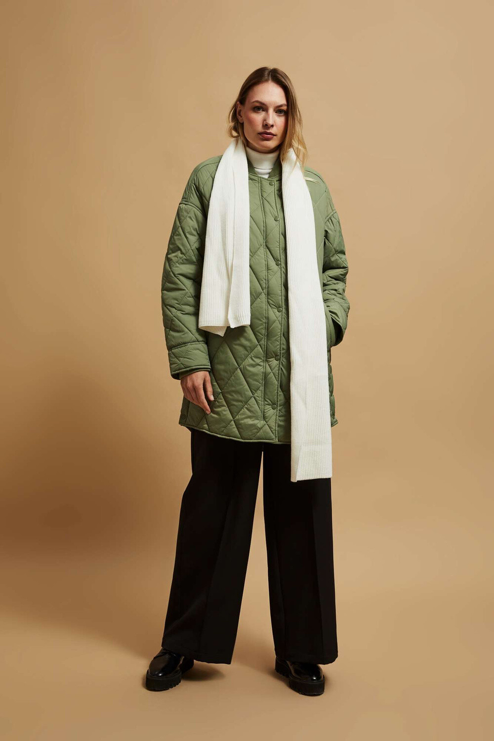 Marisse Smooth Pearl Scarf