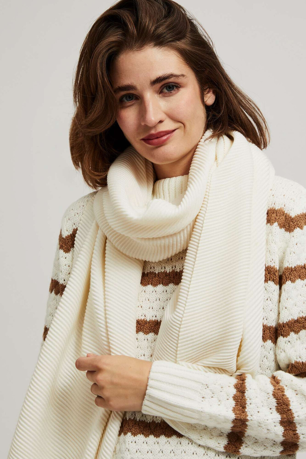 Marisse Ribbed Pearl Scarf
