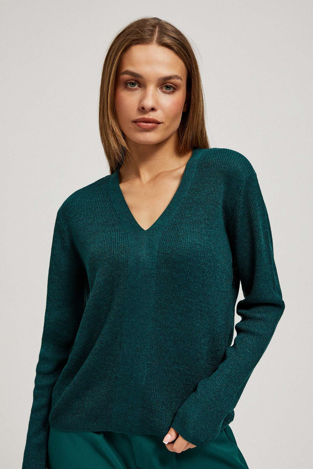 Marisse Fitted V-Neck Sweater In Emerald Green