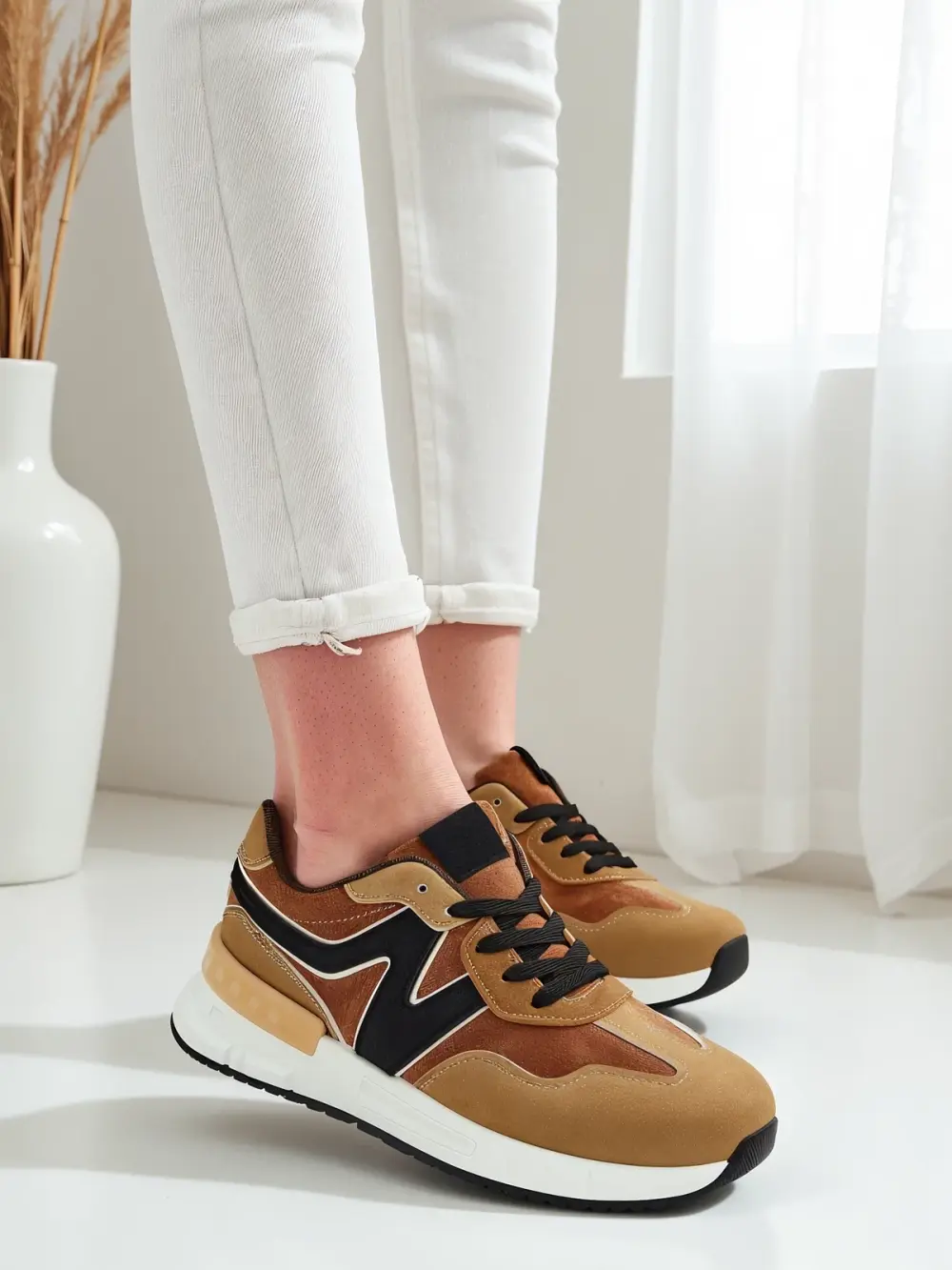 Resti Women's sporty sneakers Nallae