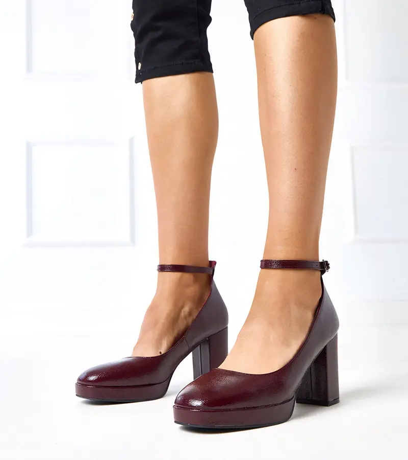 marka niezdefiniowana Burgundy Patent Leather Pumps on a Chunky Heel Batuma