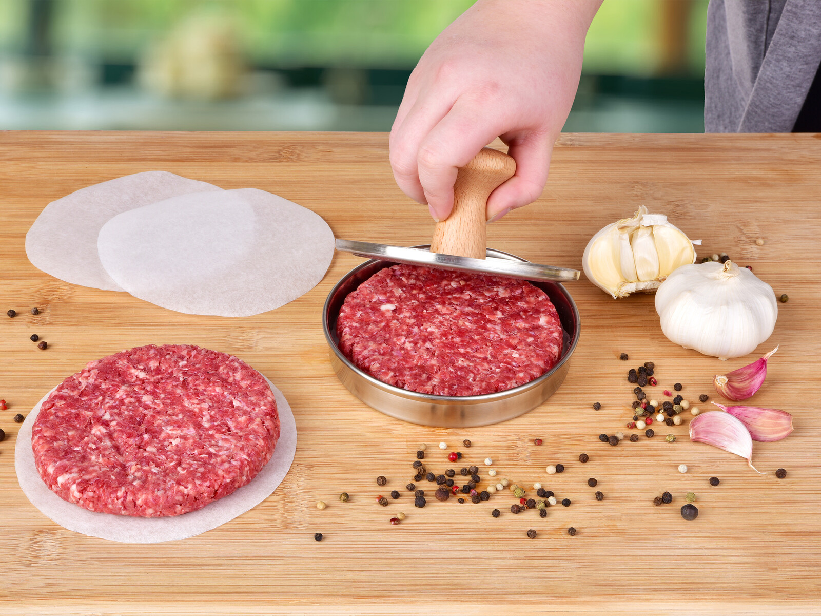 HAMBÁTOR | nerezový masivní lis na hamburgery s dřevěnou rukojetí | Ø 13 cm