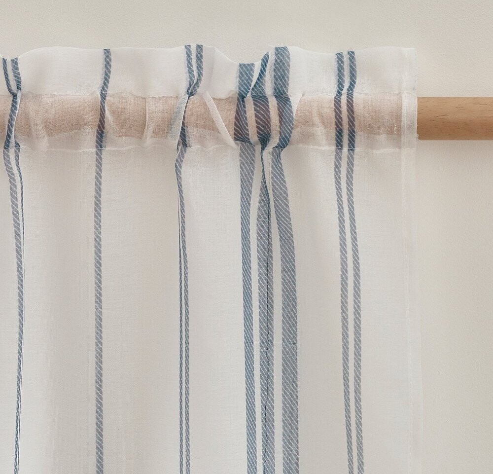 Bílá voálová záclona 140x229 cm Harbour Stripe – Catherine Lansfield