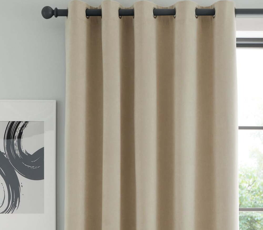 Béžové zatemňovací závěsy v sadě 2 ks 168x137 cm Wilson – Catherine Lansfield