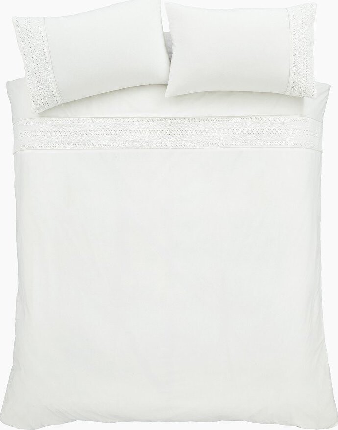 Bílé povlečení na dvoulůžko/prodloužené 230x220 cm Broderie Anglaise – Catherine Lansfield