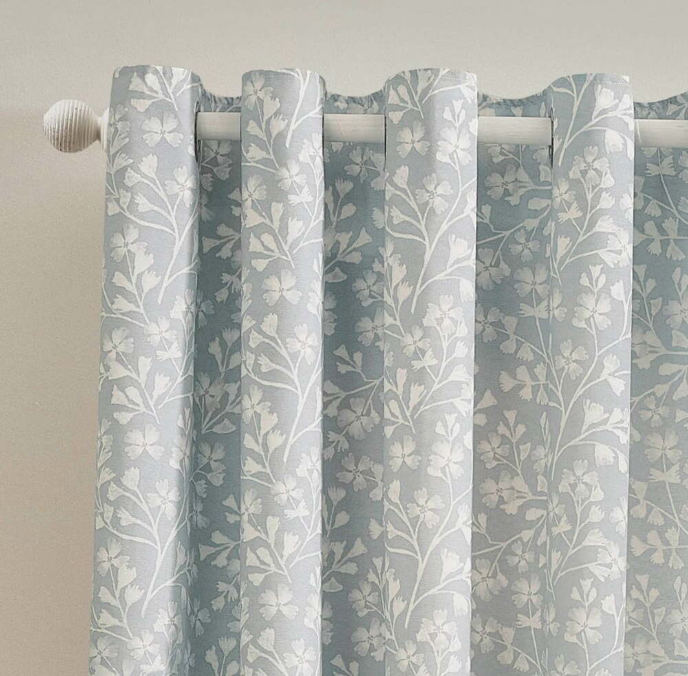Modré závěsy v sadě 2 ks 117x137 cm Brooke Floral – Catherine Lansfield