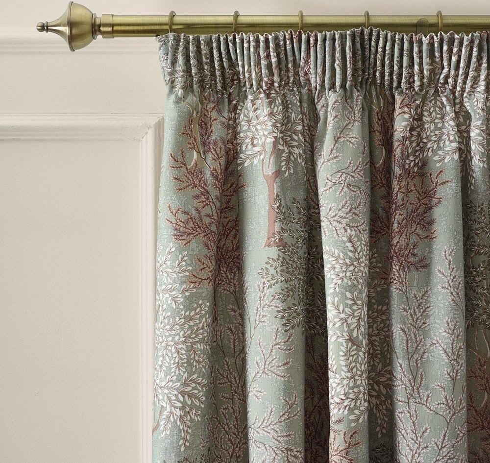 Zelené závěsy v sadě 2 ks 168x229 cm Woodland Trees – Catherine Lansfield