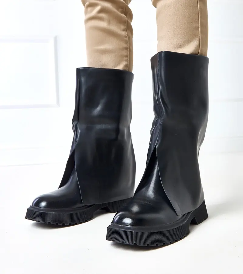 Gemre Black ankle boots with a turned-down upper Rozalia