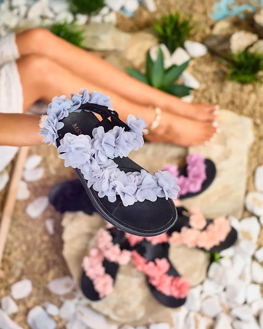Resti Grey women's sandals with flowers Alferroy
