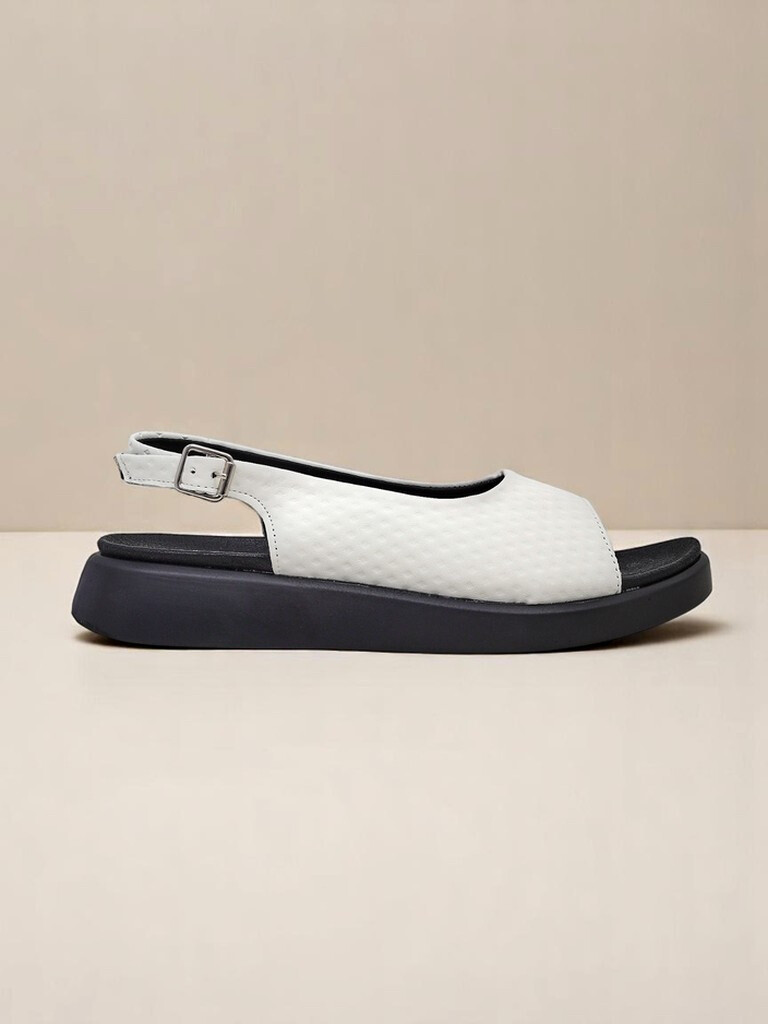 Resti Women's Riva sandals on a thick sole