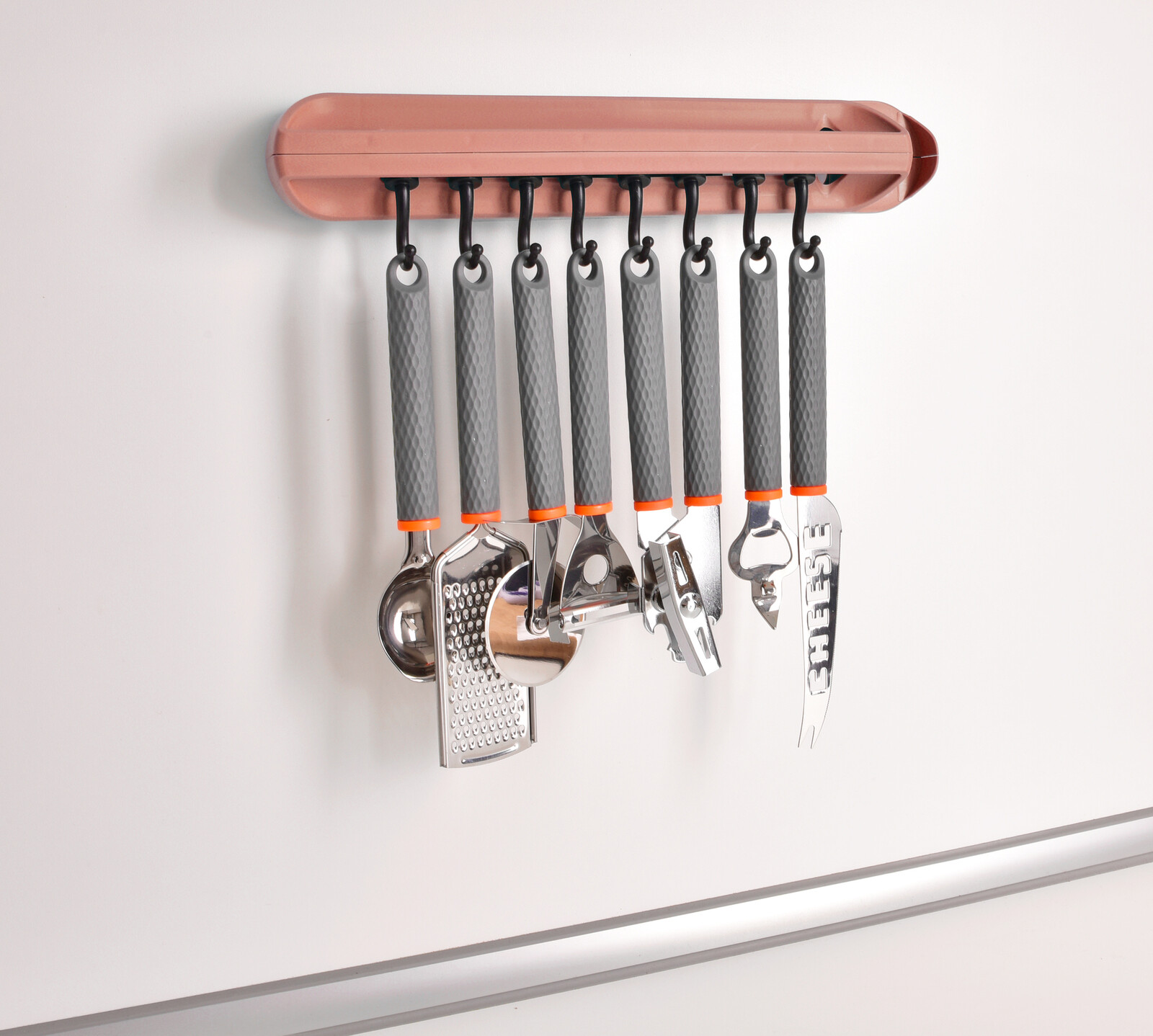 CHEF kuchyňský věšák s 8 háčky | Variabilní uspořádání a samolepicí uchycení bez vrtání lososový