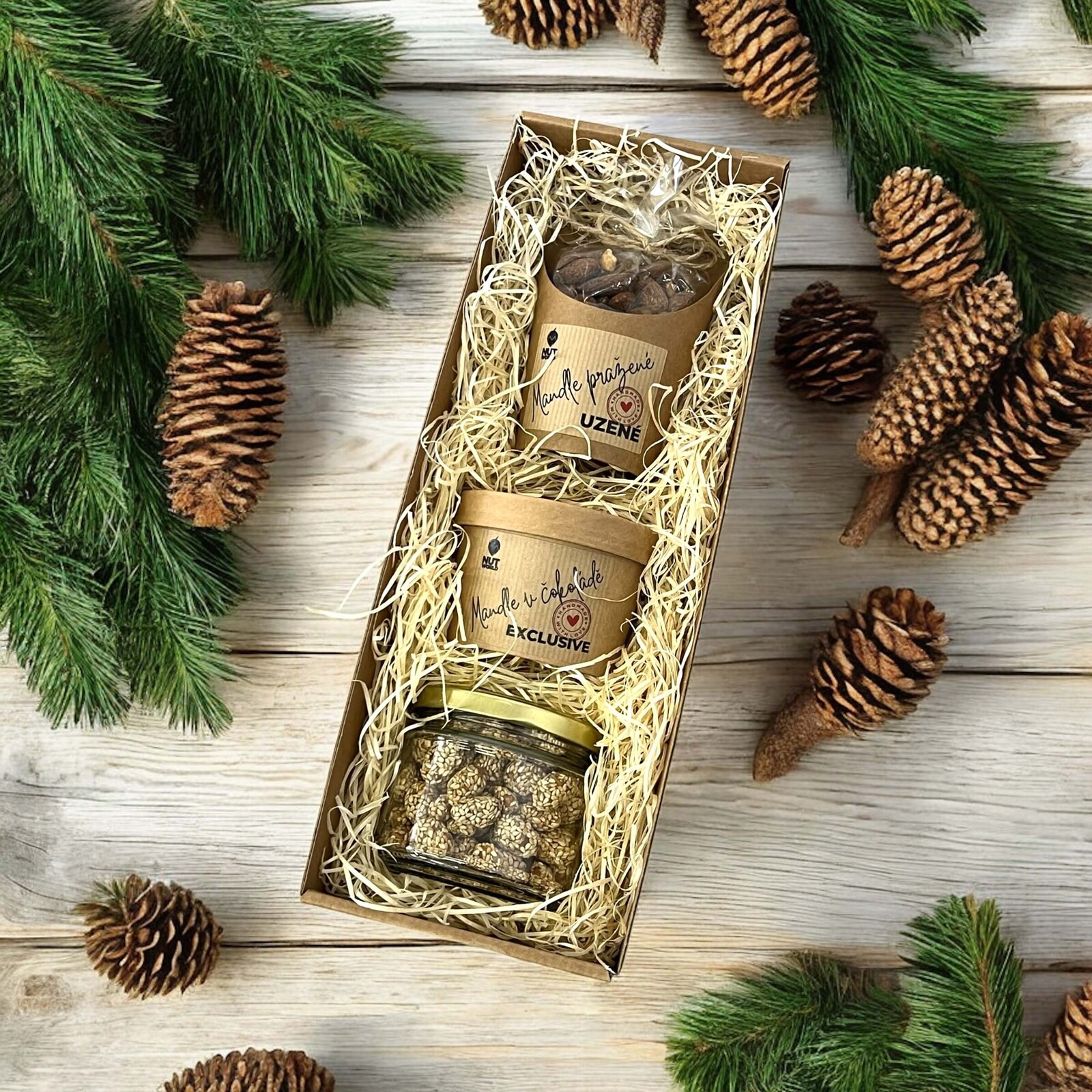 Nutworld.cz Dárková ořechová krabice 3 druhy - MIX1