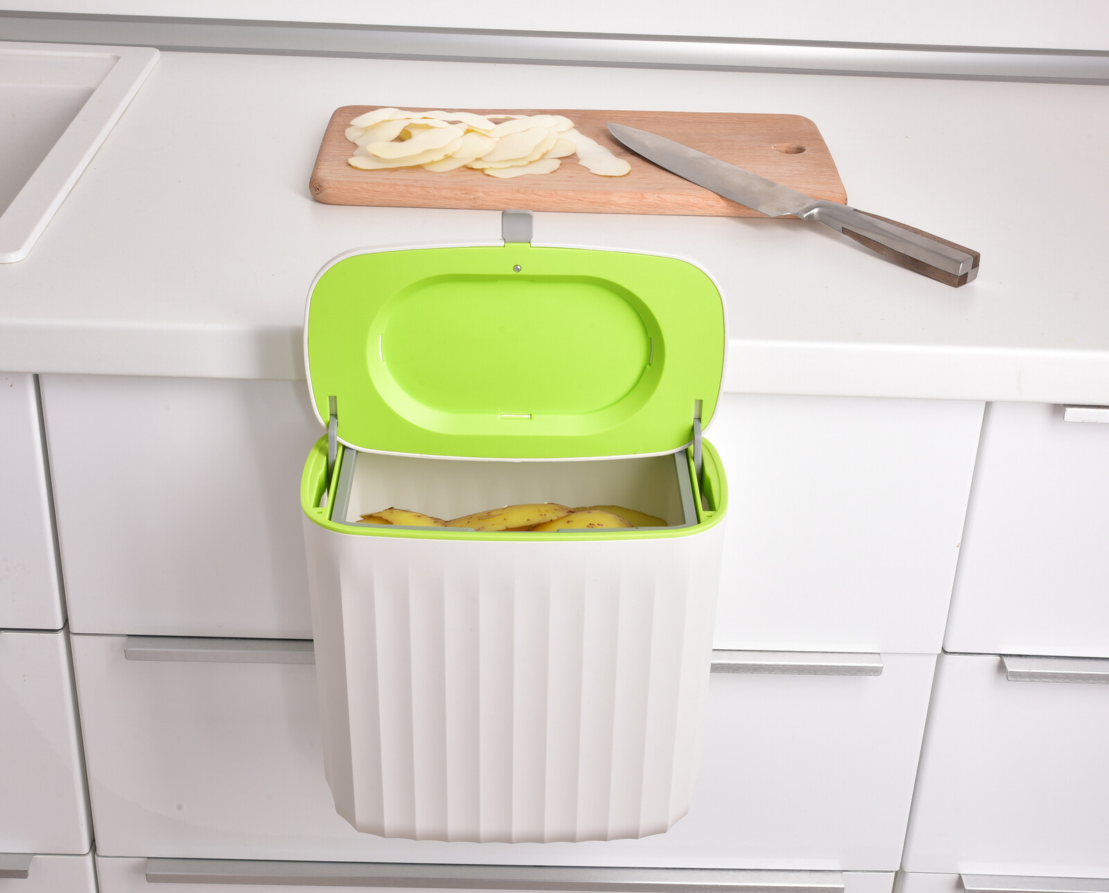 Kuchyňský zbytkovník | 7 L | závěsný koš na odpadky s víkem na dvířka kuchyňské linky zelený