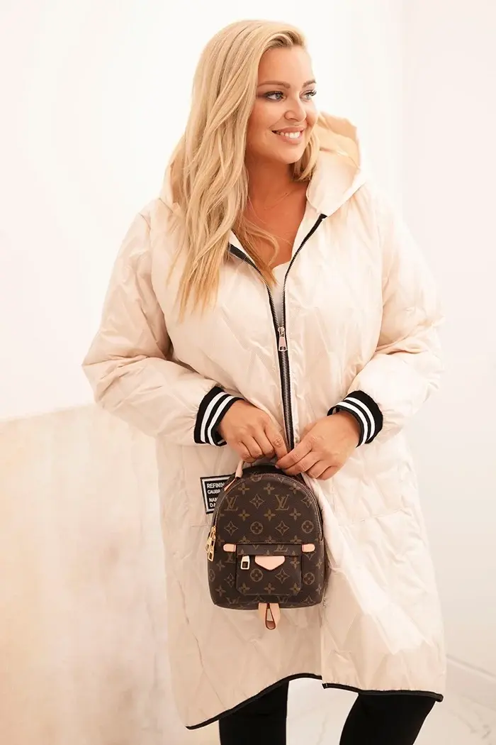 Kesi Włoski Dámská bunda Plus Size prošívaná s kapucí a sportovními manžetami béžová