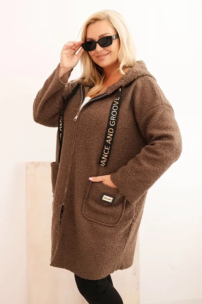 Kesi Włoski Dámský kabát Plus Size z umělého beránka s kapucí a kapsami hnědý