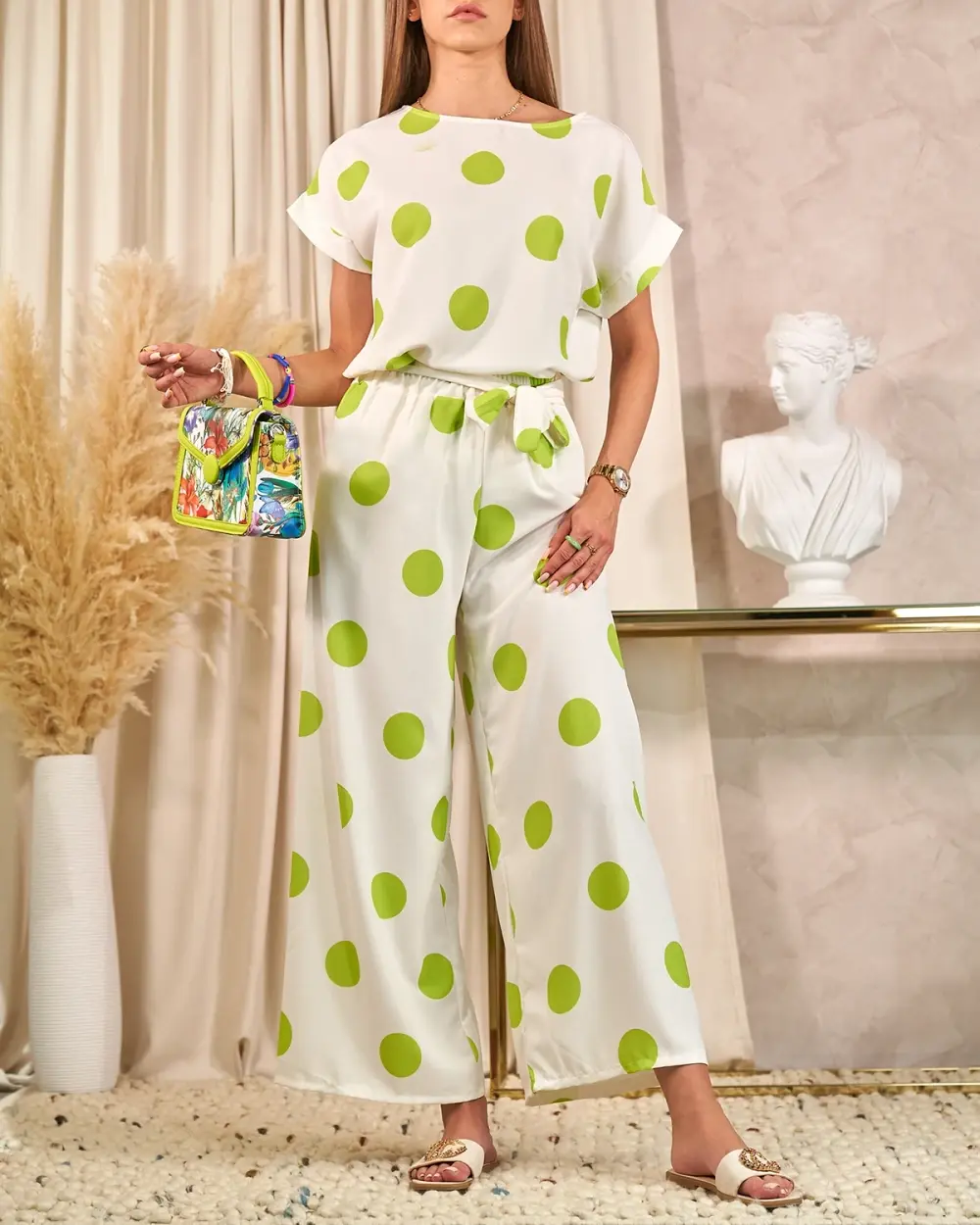 Resti Green and white women's pea set
