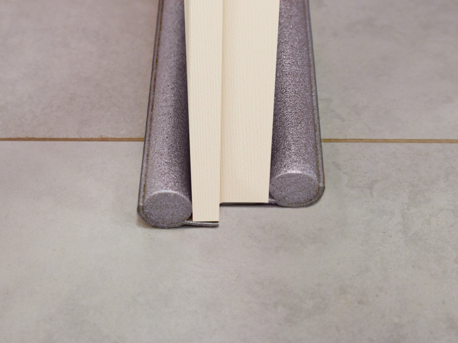 PRŮVANEX | Oboustranná těsnicí lišta proti průvanu pod dveře | 94 cm šedá