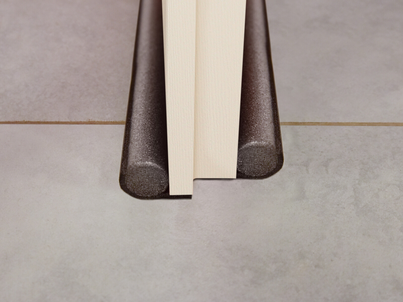 PRŮVANEX | Oboustranná těsnicí lišta proti průvanu pod dveře černá