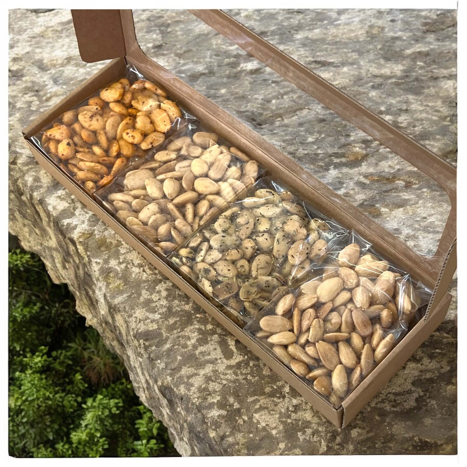 Nutworld.cz Dárková ořechová krabička 4x150g SLANÁ DELUXE