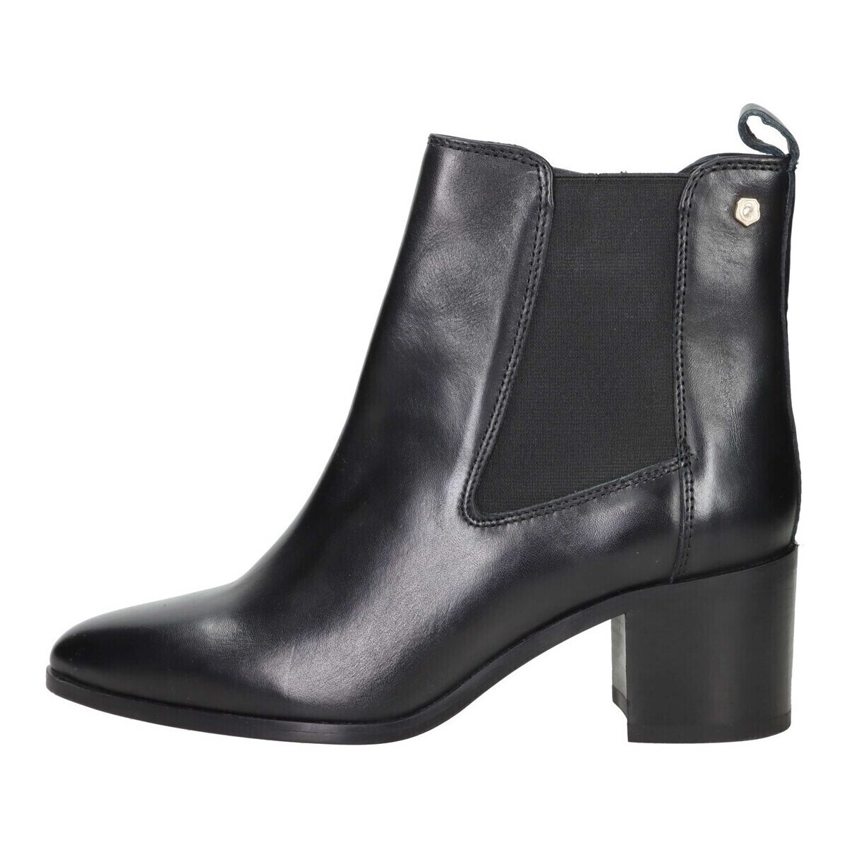 Carmela  162715  Černá