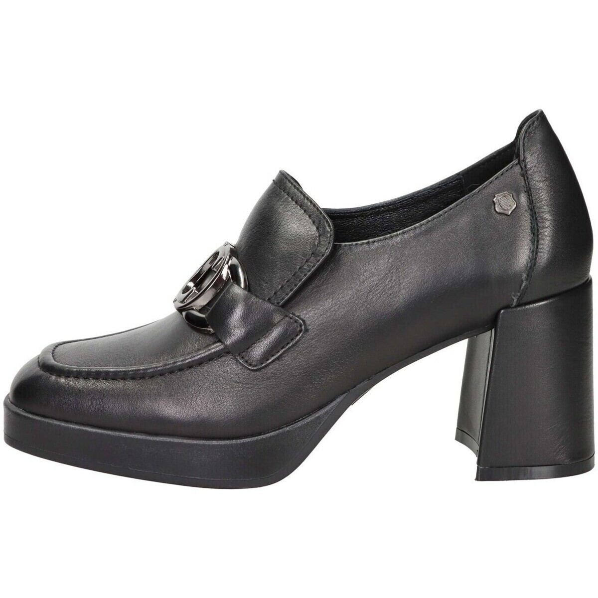 Carmela  161849  Černá