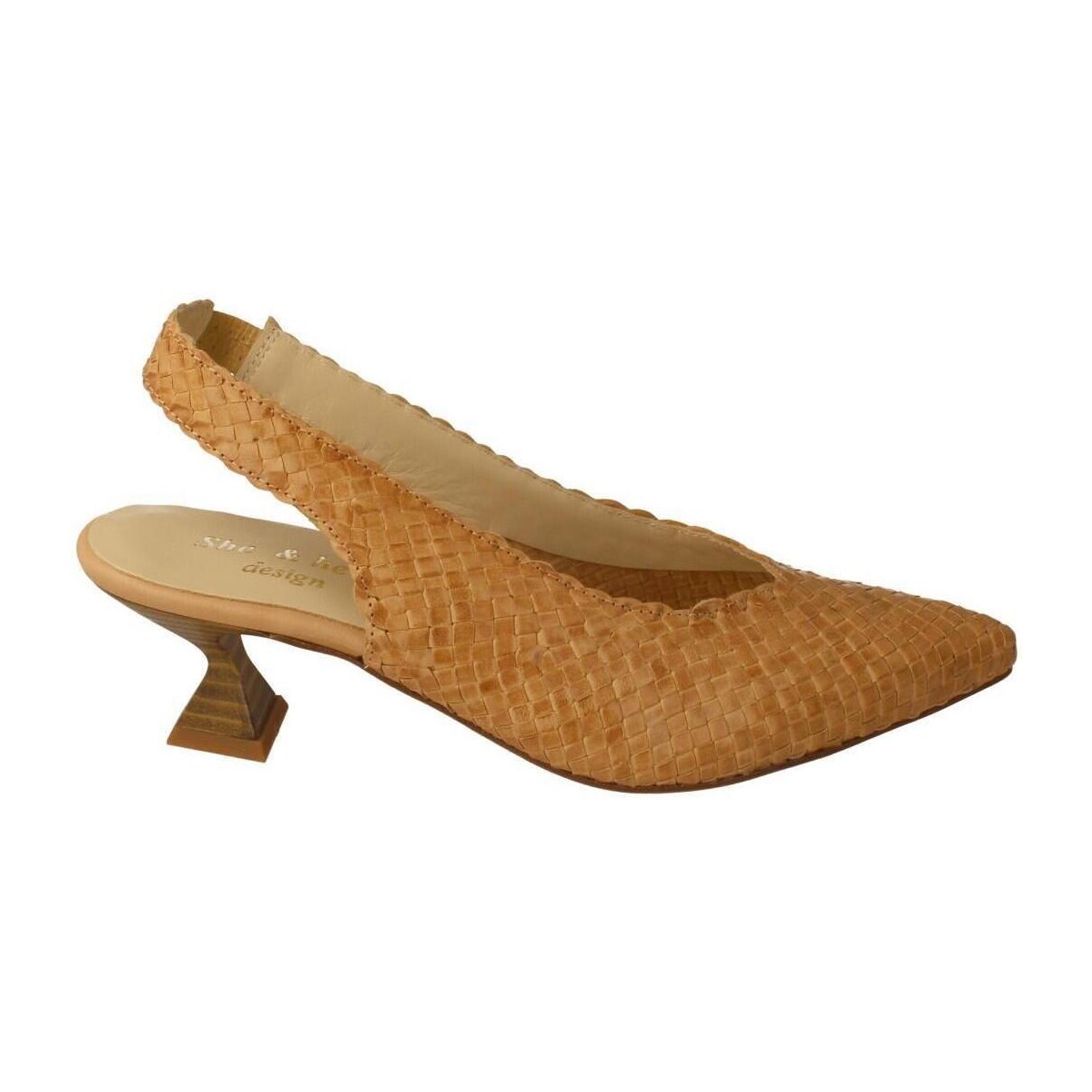 She - He  -  Béžová